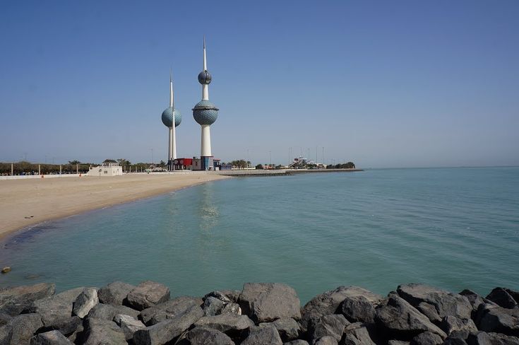 Dive into Kuwaiti Fun: Al Kout Beach – Your Gateway to Sun & Seaside Adventures