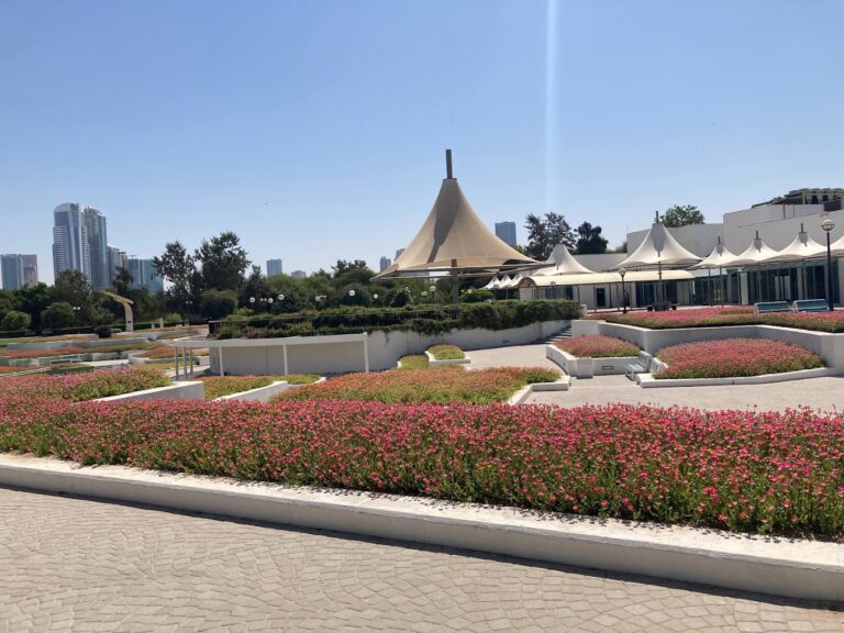 🏞️ Al Mamzar Beach Park: A Seaside Oasis of Tranquility and Recreation