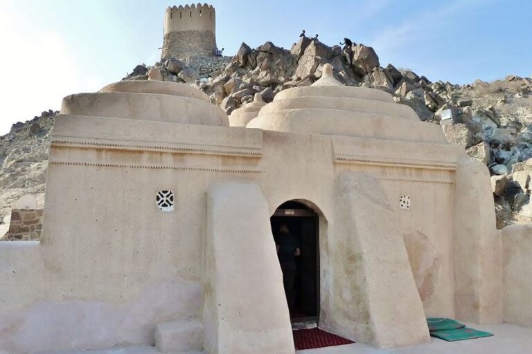 Discovering the Beauty of Al Badiyah Mosque in Fujairah, UAE: A Must See for Tourists