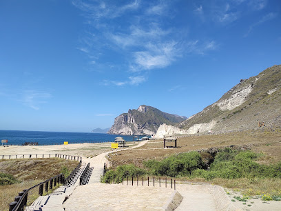 🇴🇲 Mughsail Beach: Where Oman’s Coast Embraces Natural Wonders