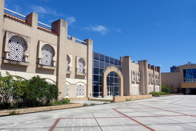 Beyond Souks: Unveiling King Fahd Centre – Riyadh’s Cultural Oasis