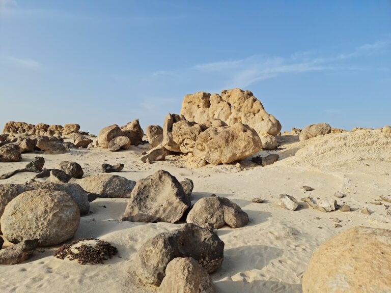 🏞️ Duqm Rock Garden: Nature’s Marvel in Oman 🌿