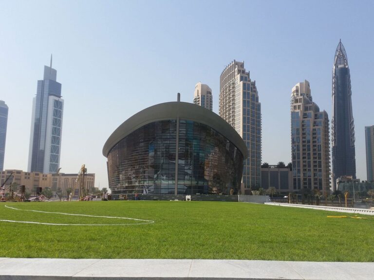 Experience Luxury and Culture at Dubai Opera Garden: A Must-Visit for Business Tourists in the UAE