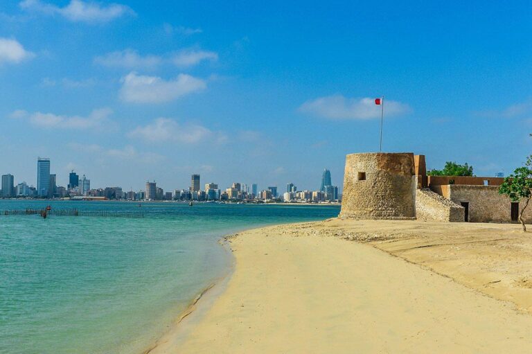 Bahrain’s Bu Maher Fort: History, Views, & Pearling Glory