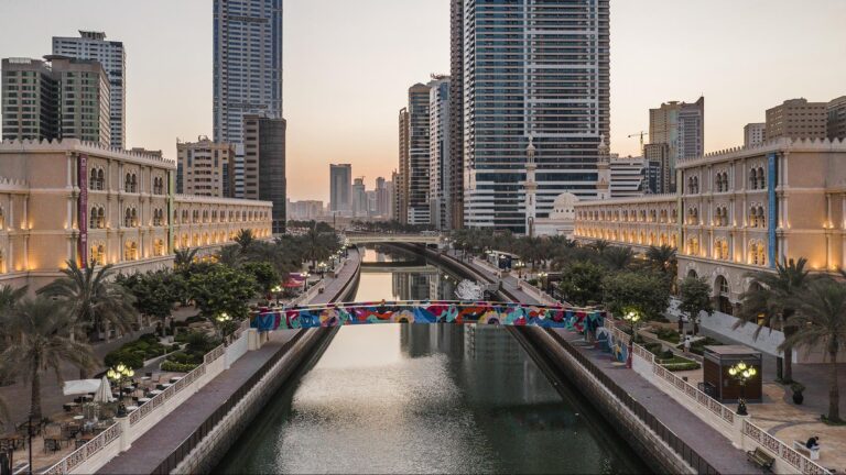 Exploring Al Qasba: A Must-Visit Destination for Business Tourists in Sharjah