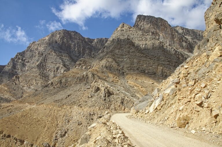 🏰 Jabal Al-Noor: Where Spirituality Meets Splendor in Mecca, Saudi Arabia