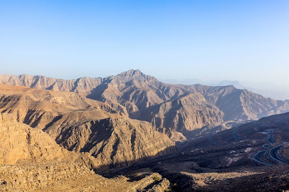 🏔️ Jebel Jais: A Thrilling Escape in the Heart of the UAE’s Majestic Mountains