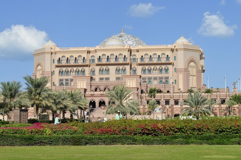 Luxury at Emirates Palace: A Business Traveler’s Guide