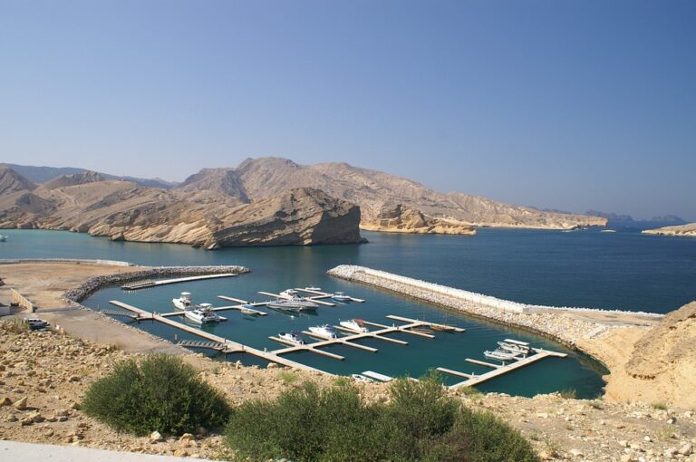 Unveiling Oman’s Opulence: A Luxury Resort Odyssey