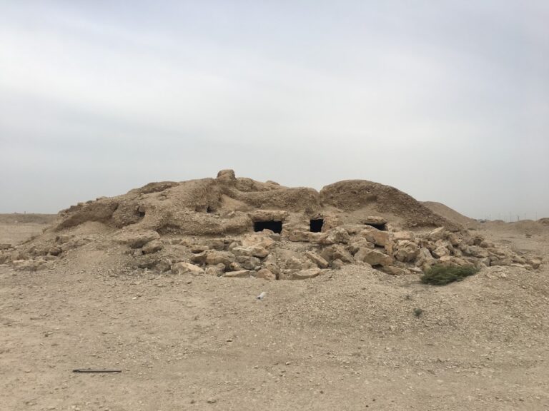 🏛️ Aʼali Burial Mounds: Discover Bahrain’s Ancient Tombs and Rich History